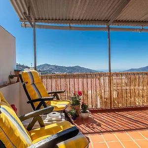 Casa Marlo, Spacious House In The Lively Centre Of Holiday home Competa